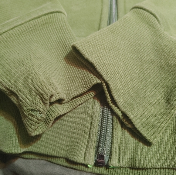 Vintage Green Lululemon Scuba - Picture 3 of 3